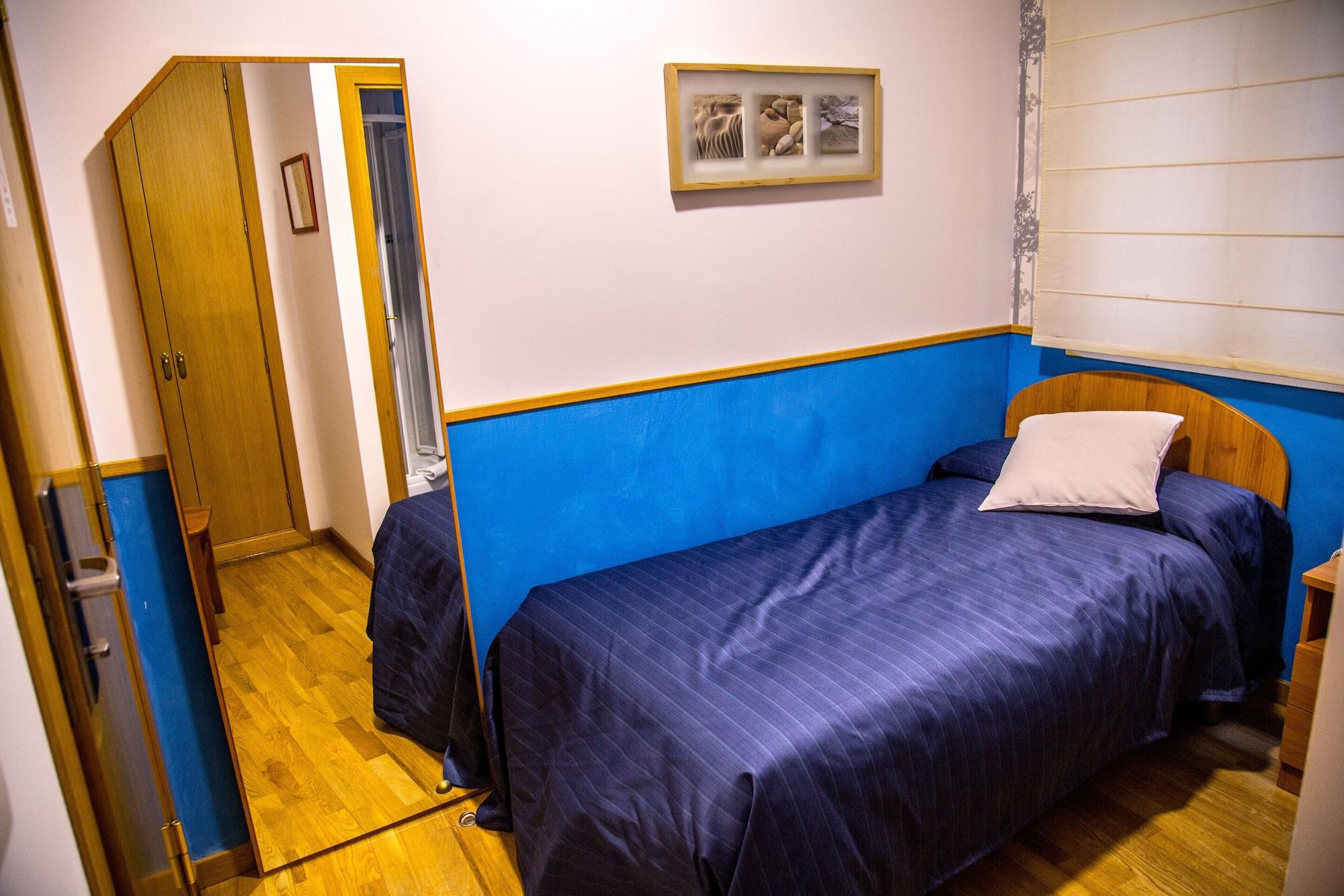 Hostal Montaloya Madrid Eksteriør billede